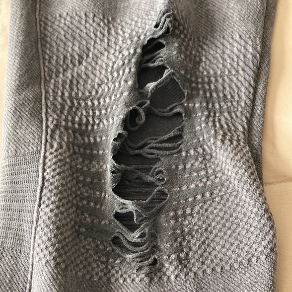 Yelete Gray Distressed Leggings - Picture 3 of 10